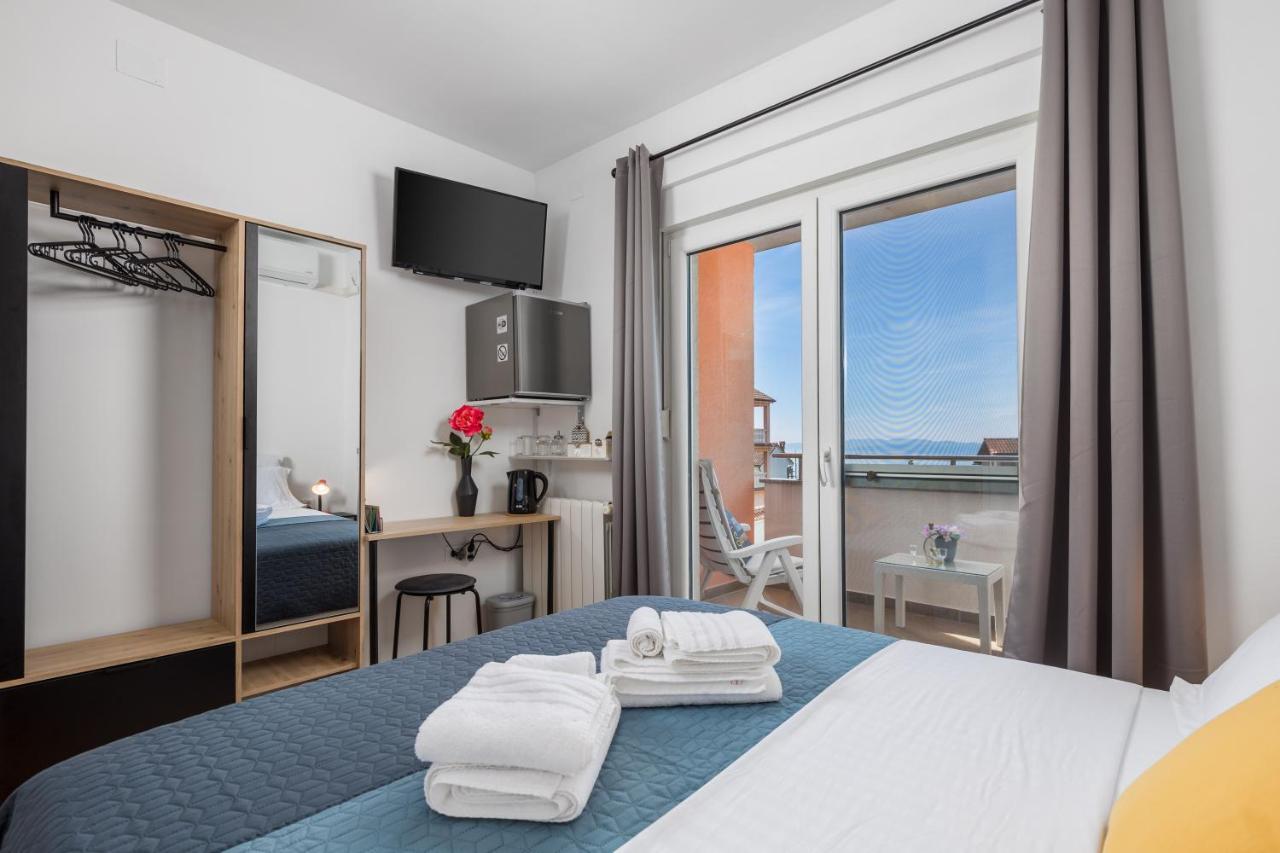 My Way Room, Parking, Sea View, Terrace Rijeka Exteriör bild